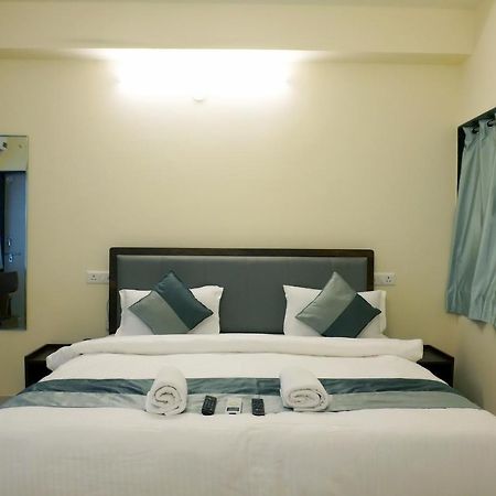 ראג'קוט Hotel Nova Sk מראה חיצוני תמונה