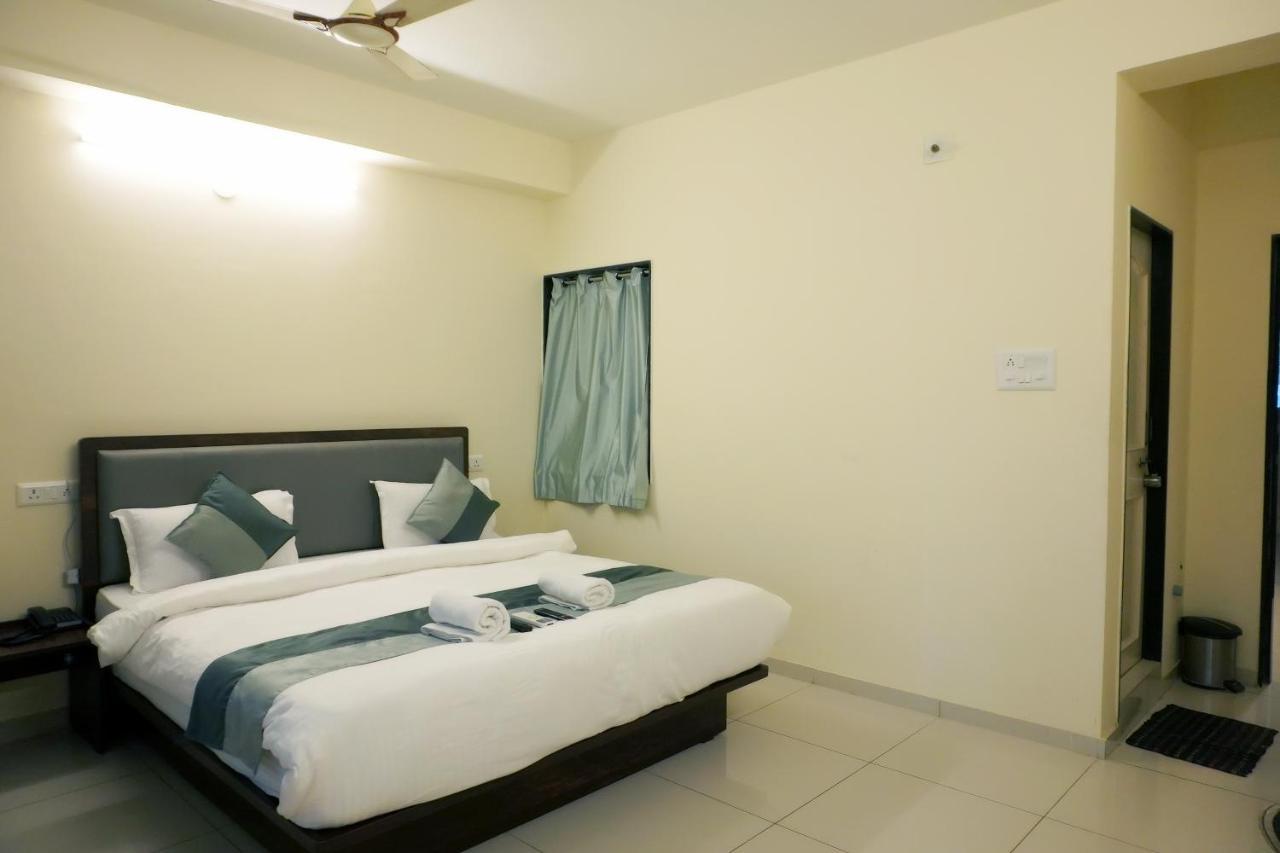 ראג'קוט Hotel Nova Sk מראה חיצוני תמונה