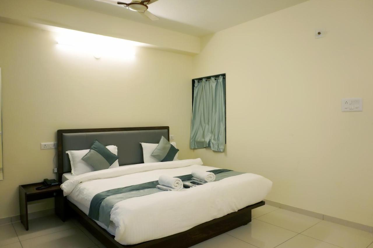 ראג'קוט Hotel Nova Sk מראה חיצוני תמונה