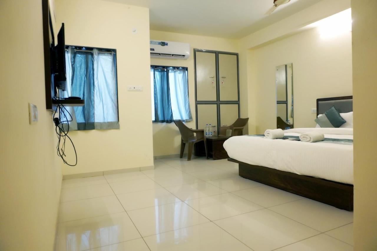 ראג'קוט Hotel Nova Sk מראה חיצוני תמונה